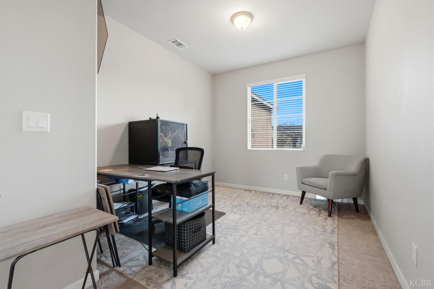 1340 Waterview St, Hanford, CA 93230