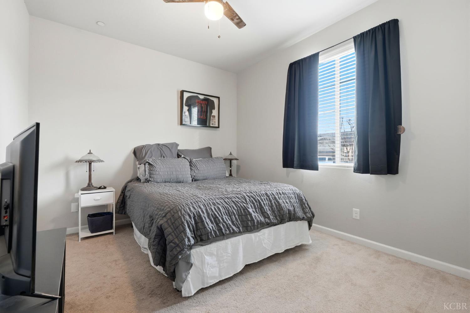 1340 Waterview St, Hanford, CA 93230