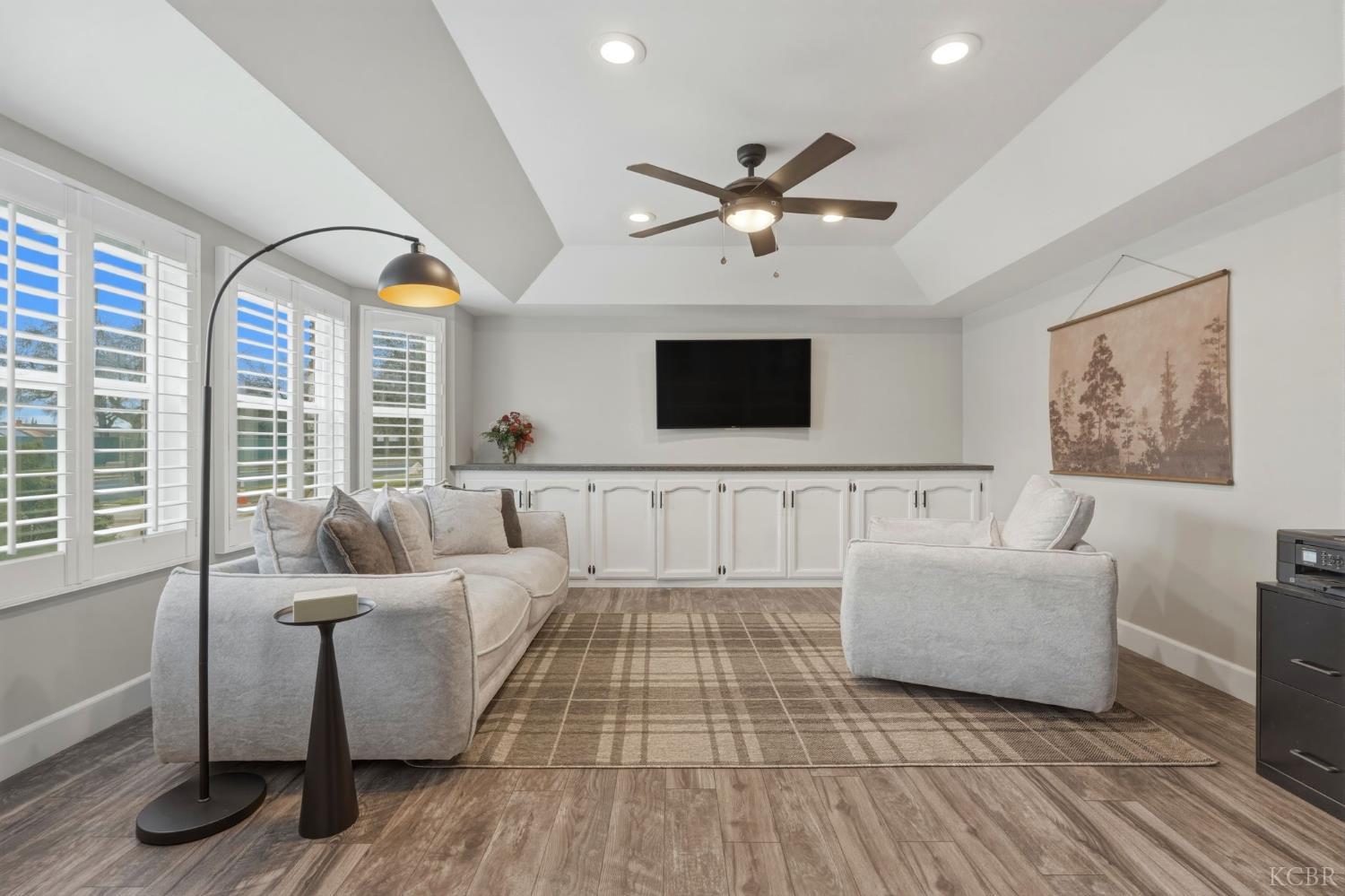 1145 Campus Dr, Hanford, CA 93230