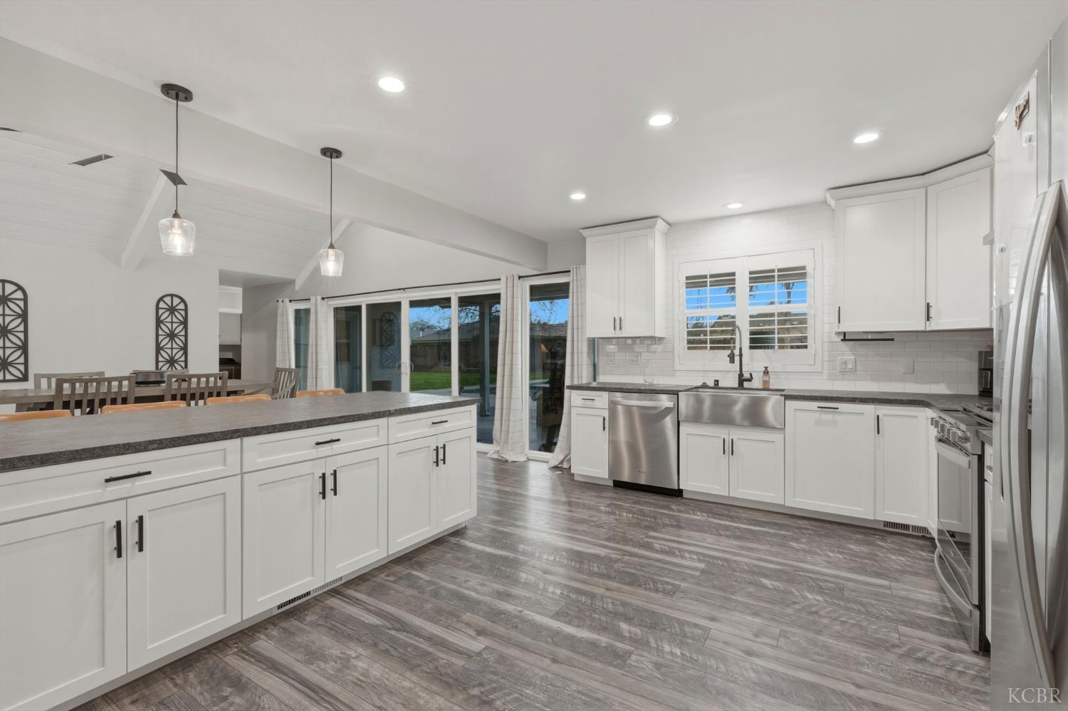 1145 Campus Dr, Hanford, CA 93230