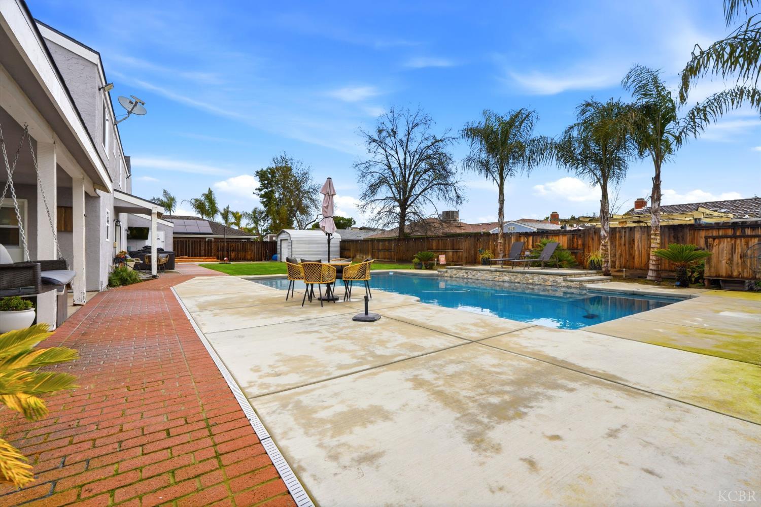 1145 Campus Dr, Hanford, CA 93230