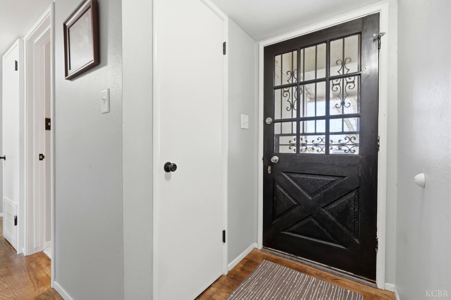 129 W Terrace Dr, Hanford, CA 93230