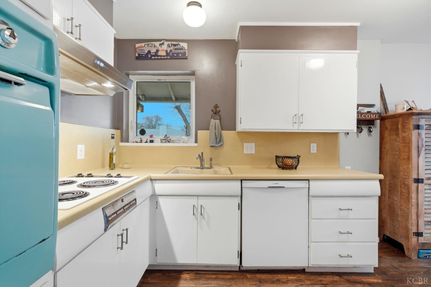 129 W Terrace Dr, Hanford, CA 93230