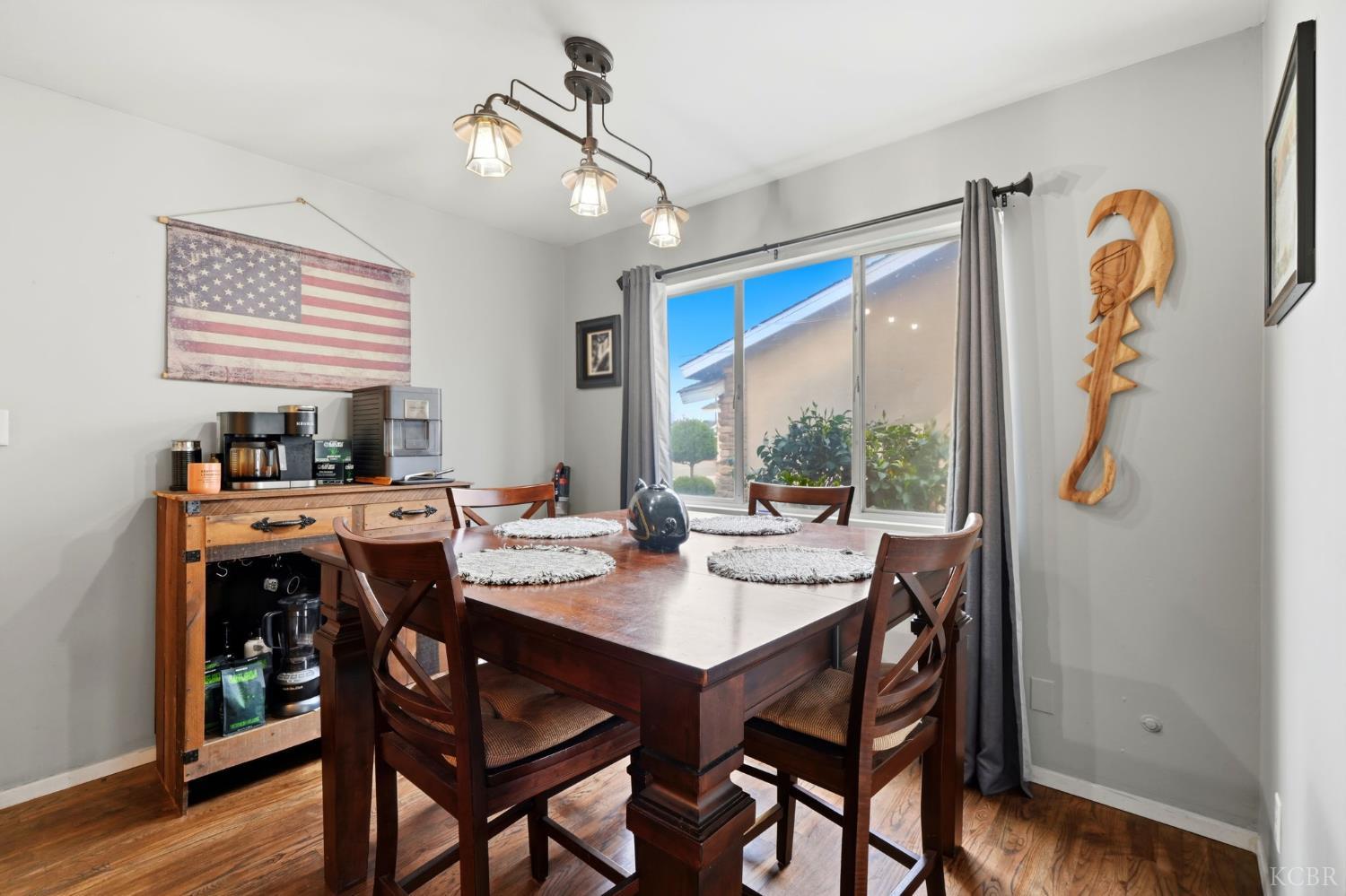 129 W Terrace Dr, Hanford, CA 93230