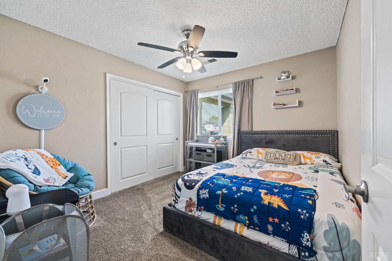 1363 Stanford Pl, Hanford, CA 93230