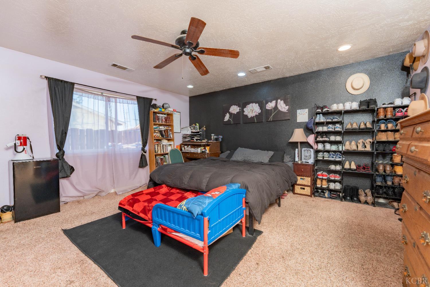 1574 Bluejay Cir, Hanford, CA 93230