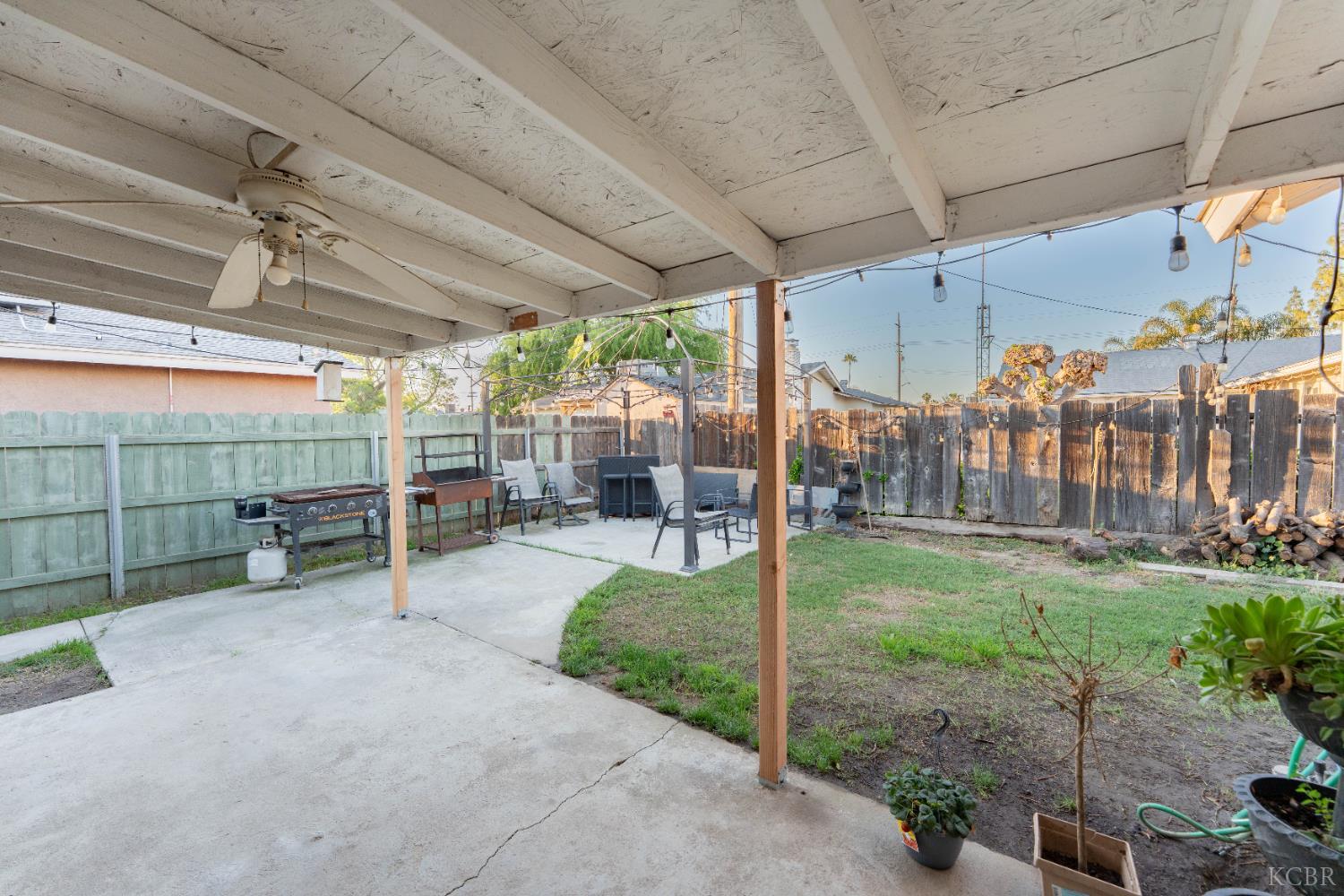 1574 Bluejay Cir, Hanford, CA 93230