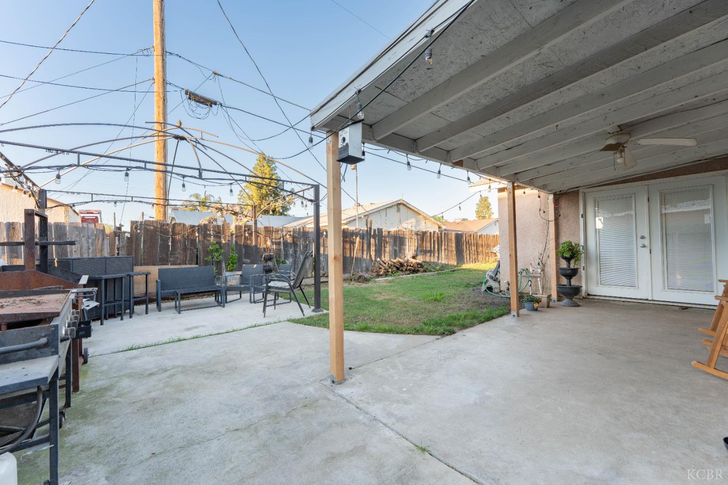 1574 Bluejay Cir, Hanford, CA 93230