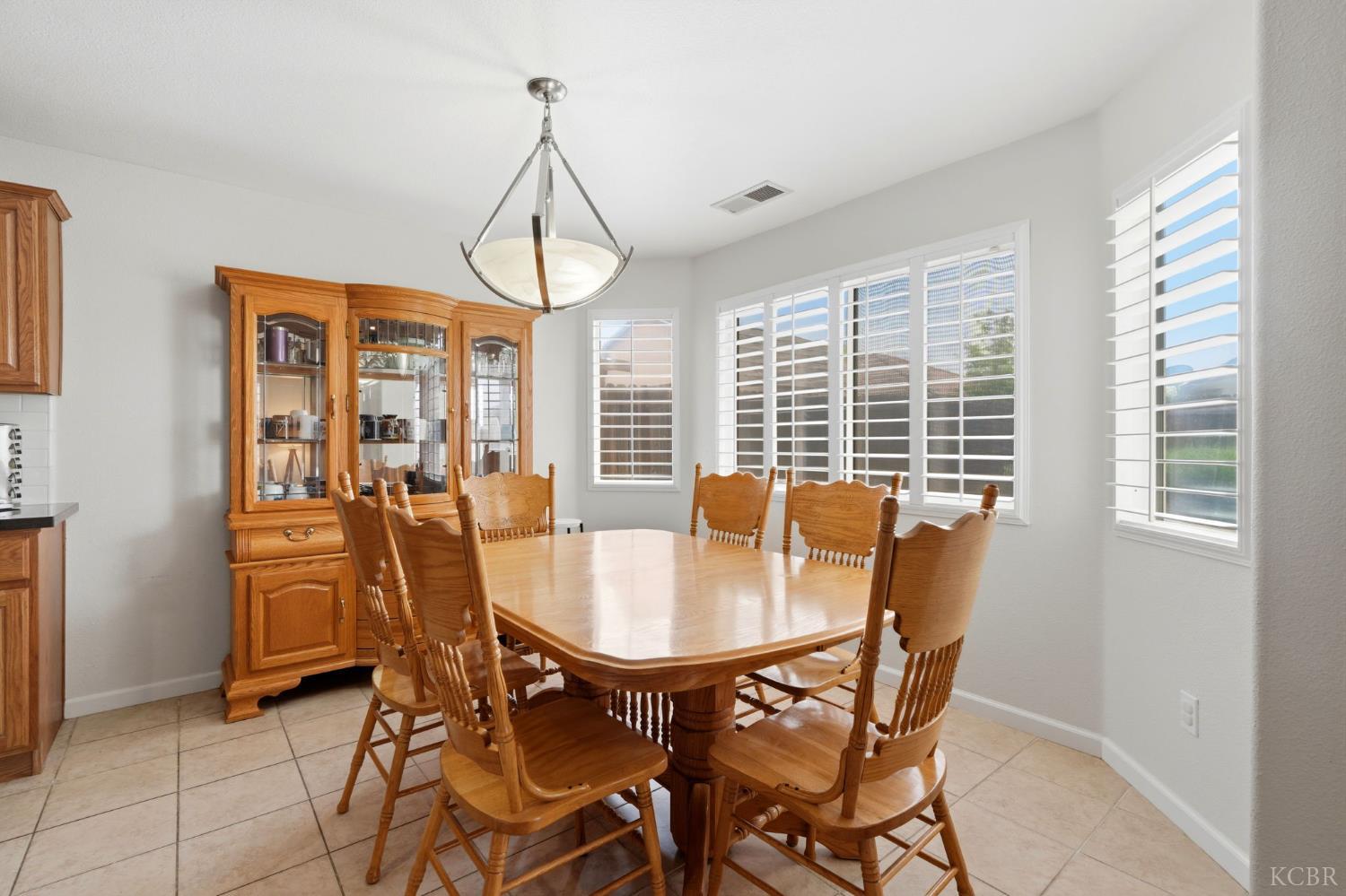 1059 W Ambassador Dr, Hanford, CA 93230