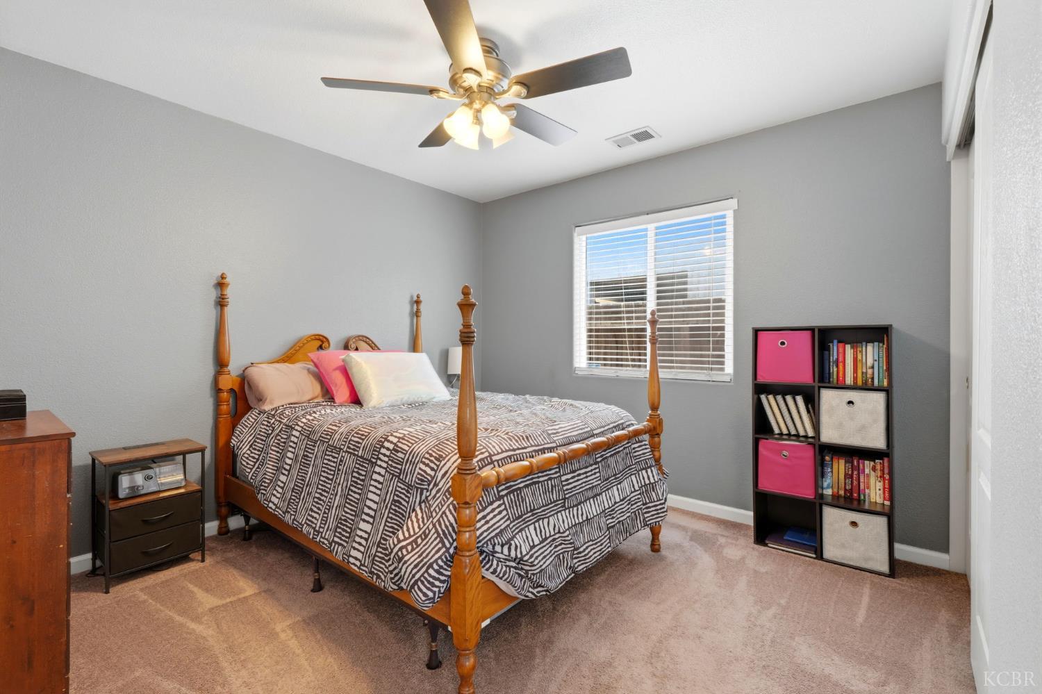 1059 W Ambassador Dr, Hanford, CA 93230