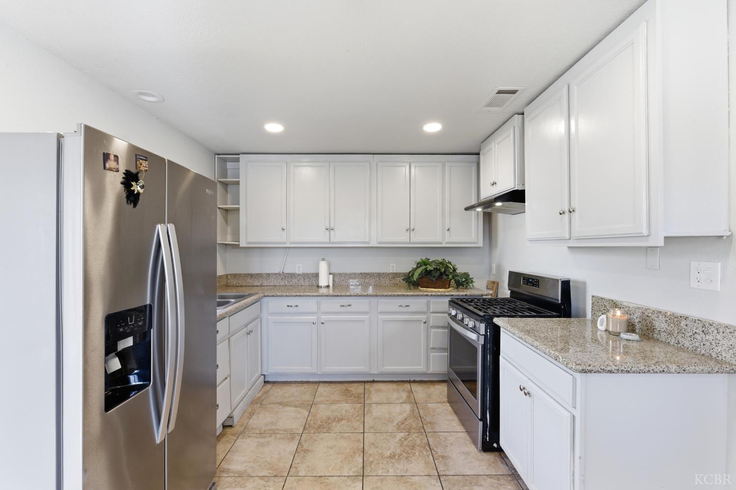 1229 S Anacapa Ave, Hanford, CA 93230