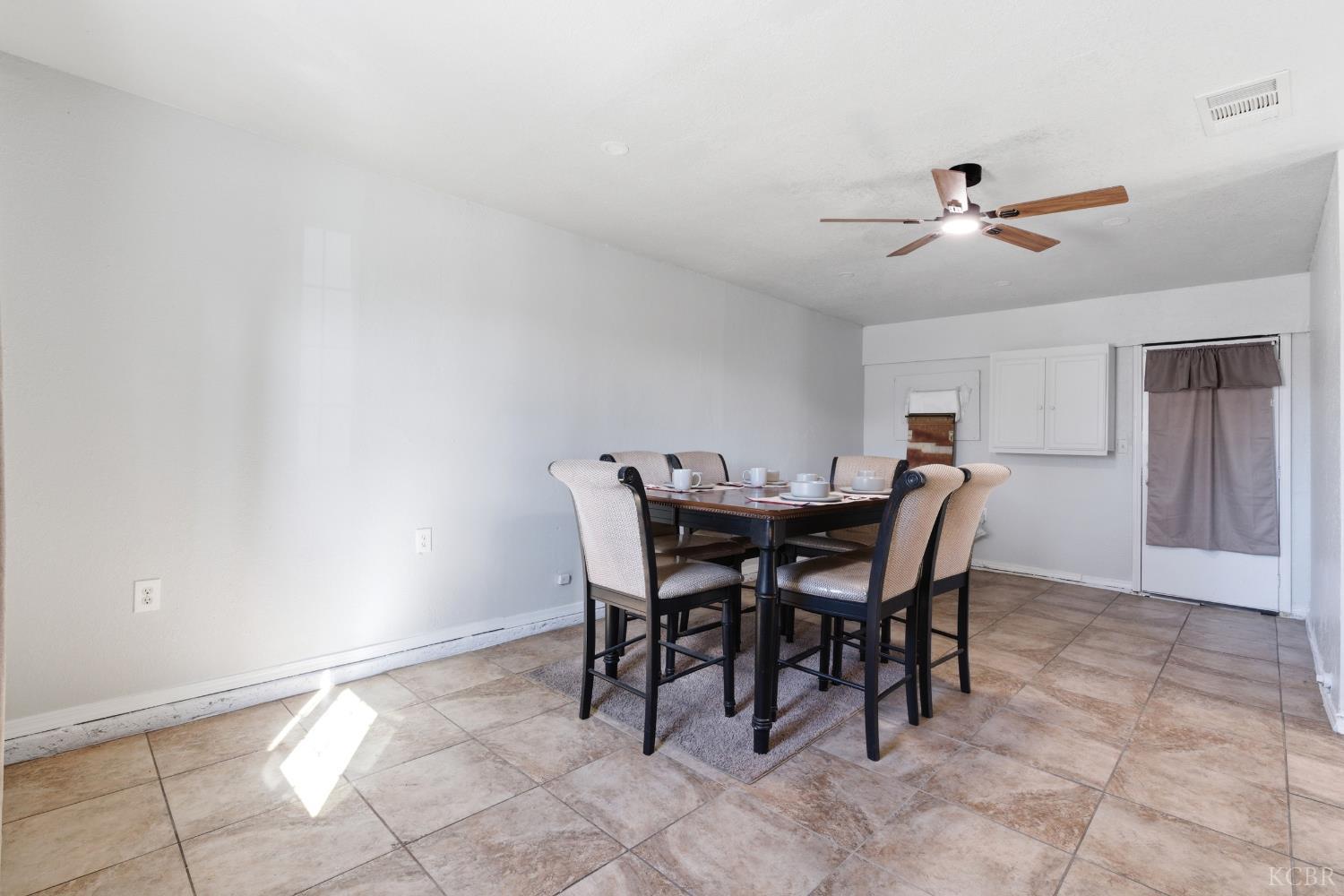 1229 S Anacapa Ave, Hanford, CA 93230