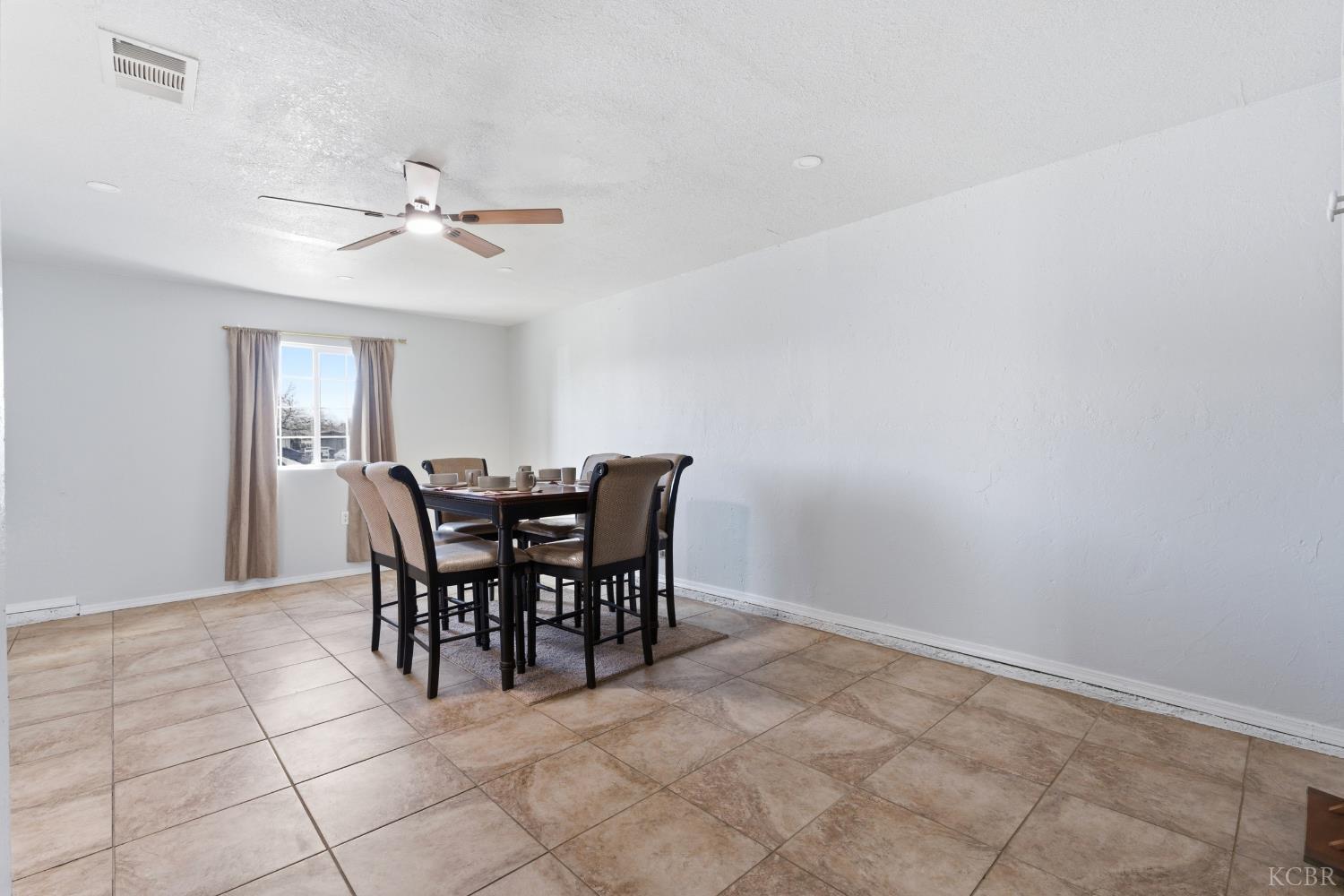 1229 S Anacapa Ave, Hanford, CA 93230