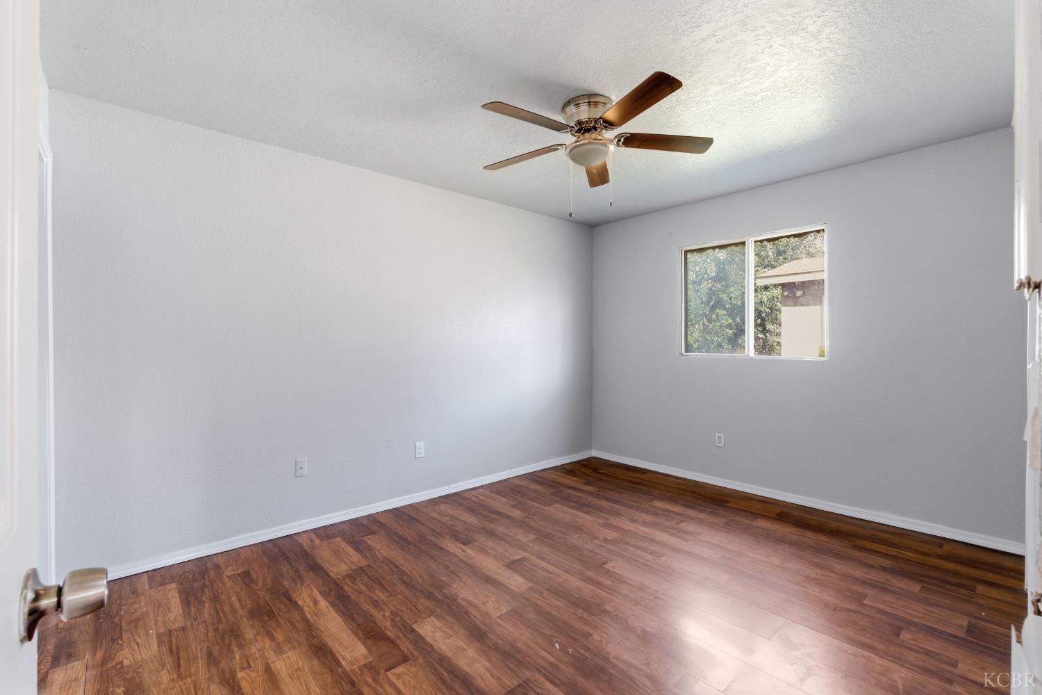 1229 S Anacapa Ave, Hanford, CA 93230