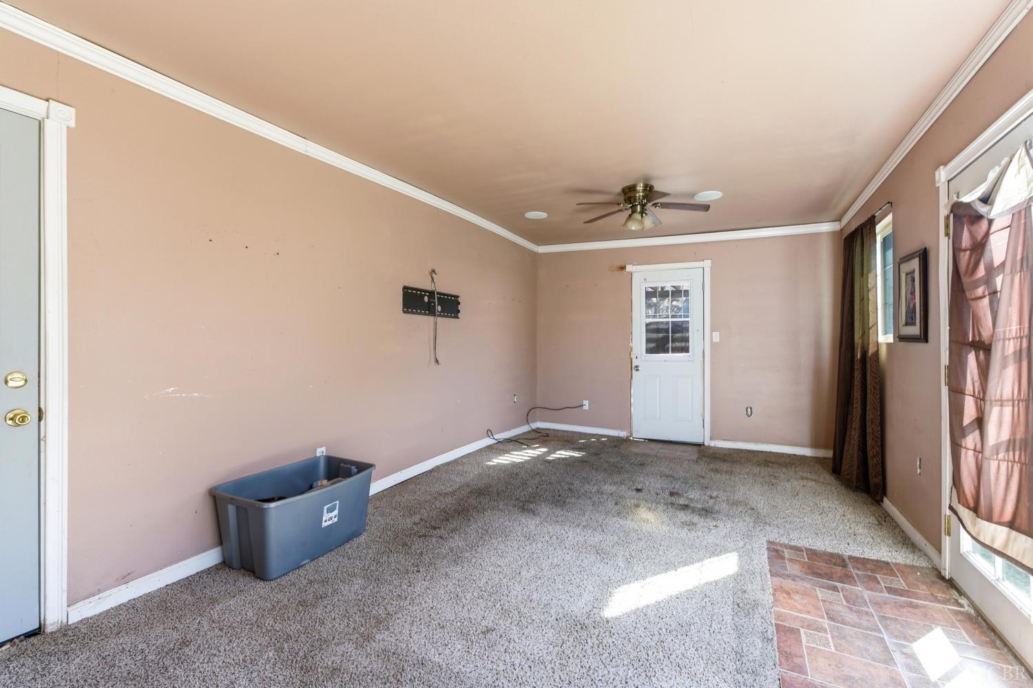 1229 S Anacapa Ave, Hanford, CA 93230