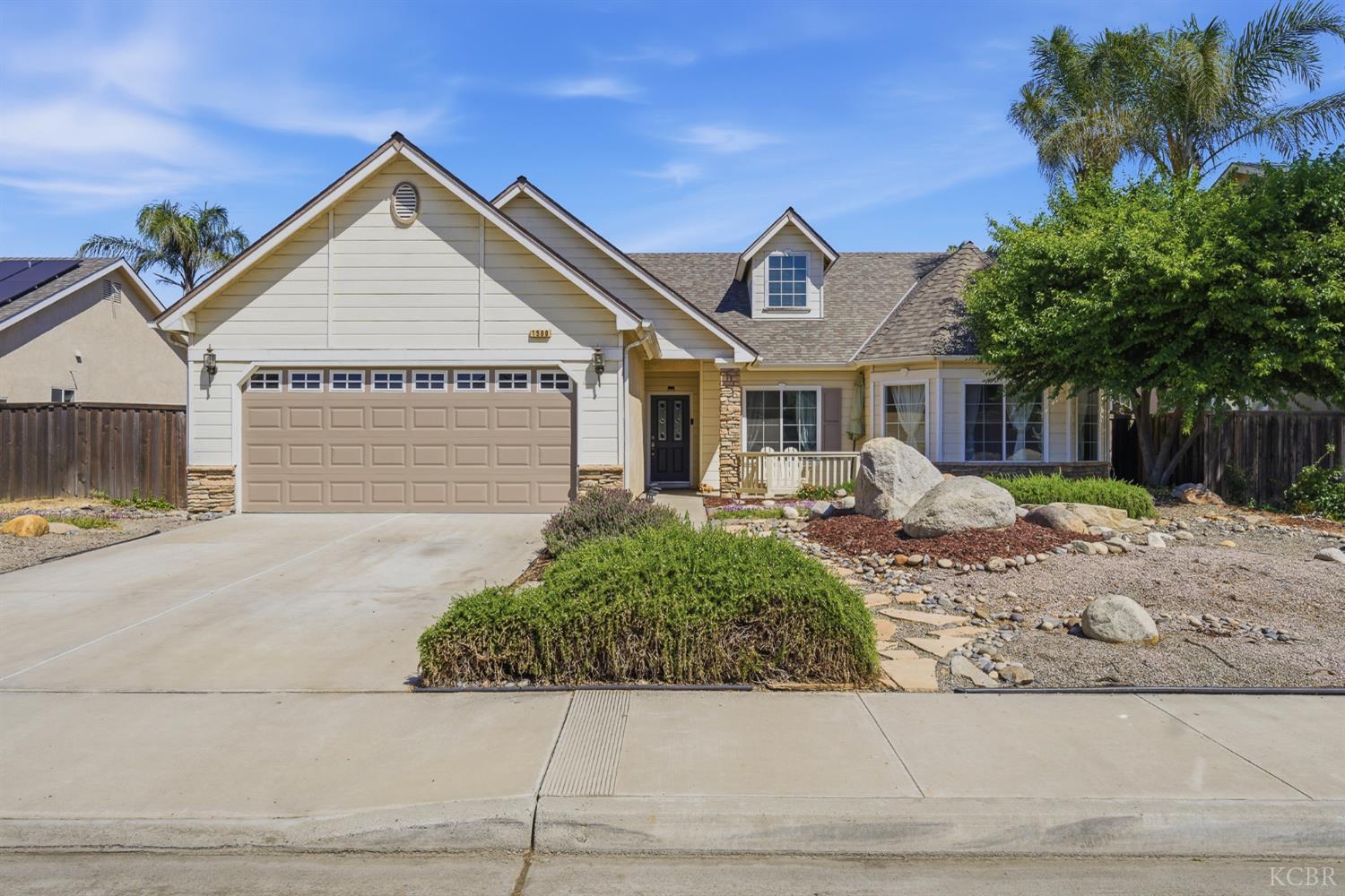 1588 Muscat Pl, Hanford, CA 93230