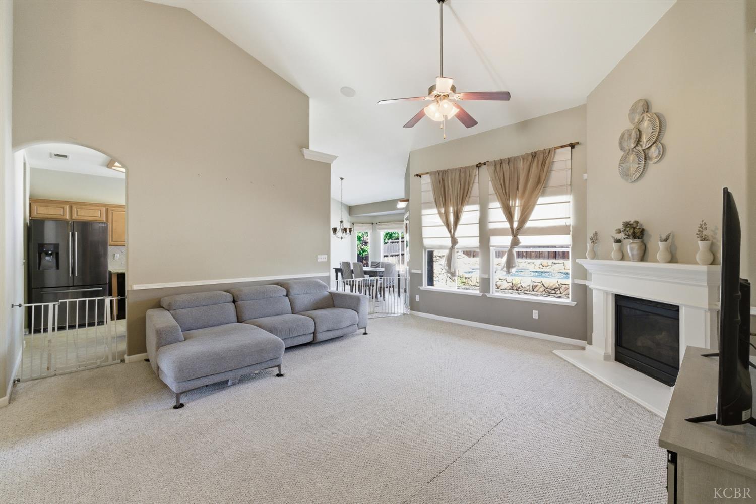 1588 Muscat Pl, Hanford, CA 93230