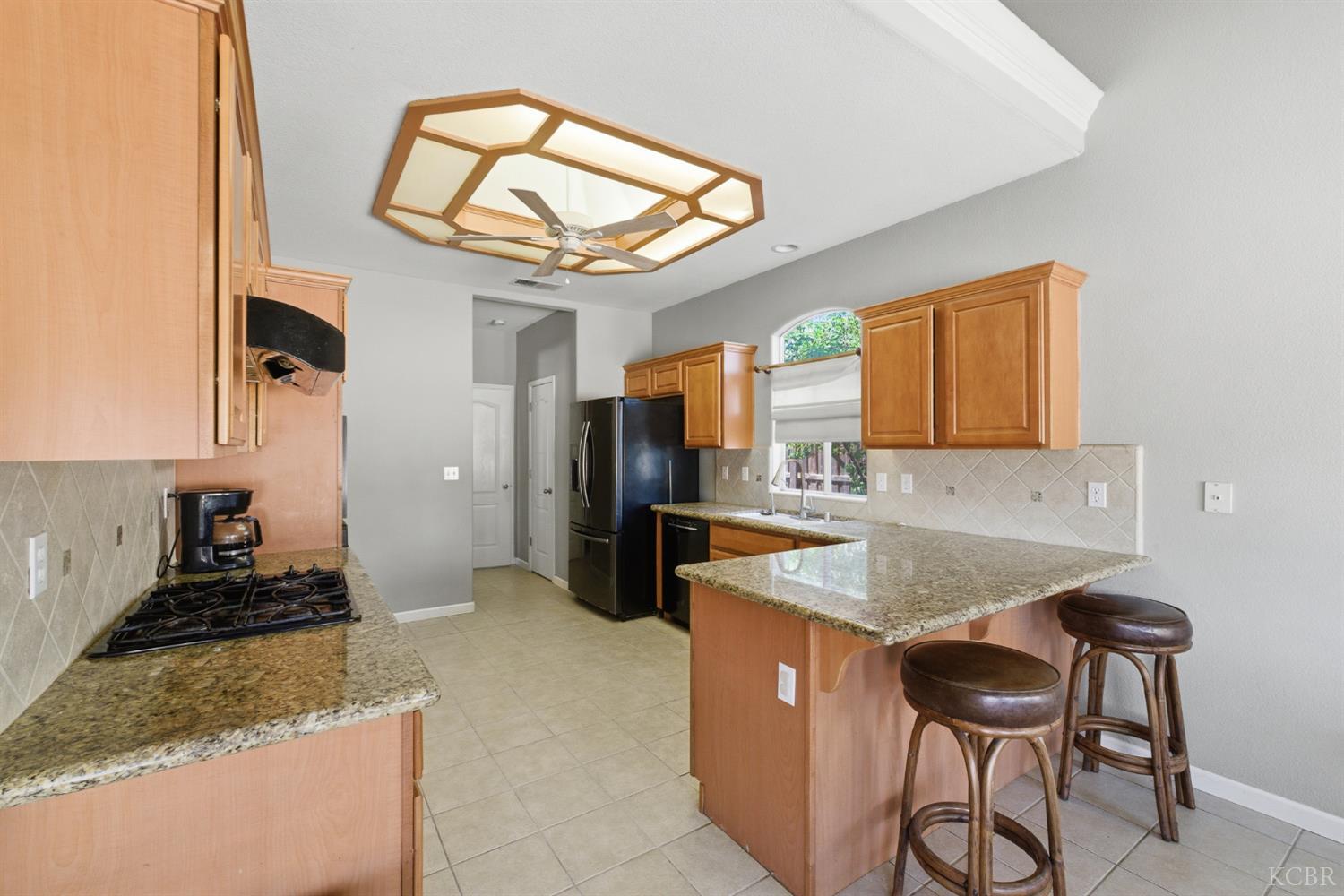 1588 Muscat Pl, Hanford, CA 93230