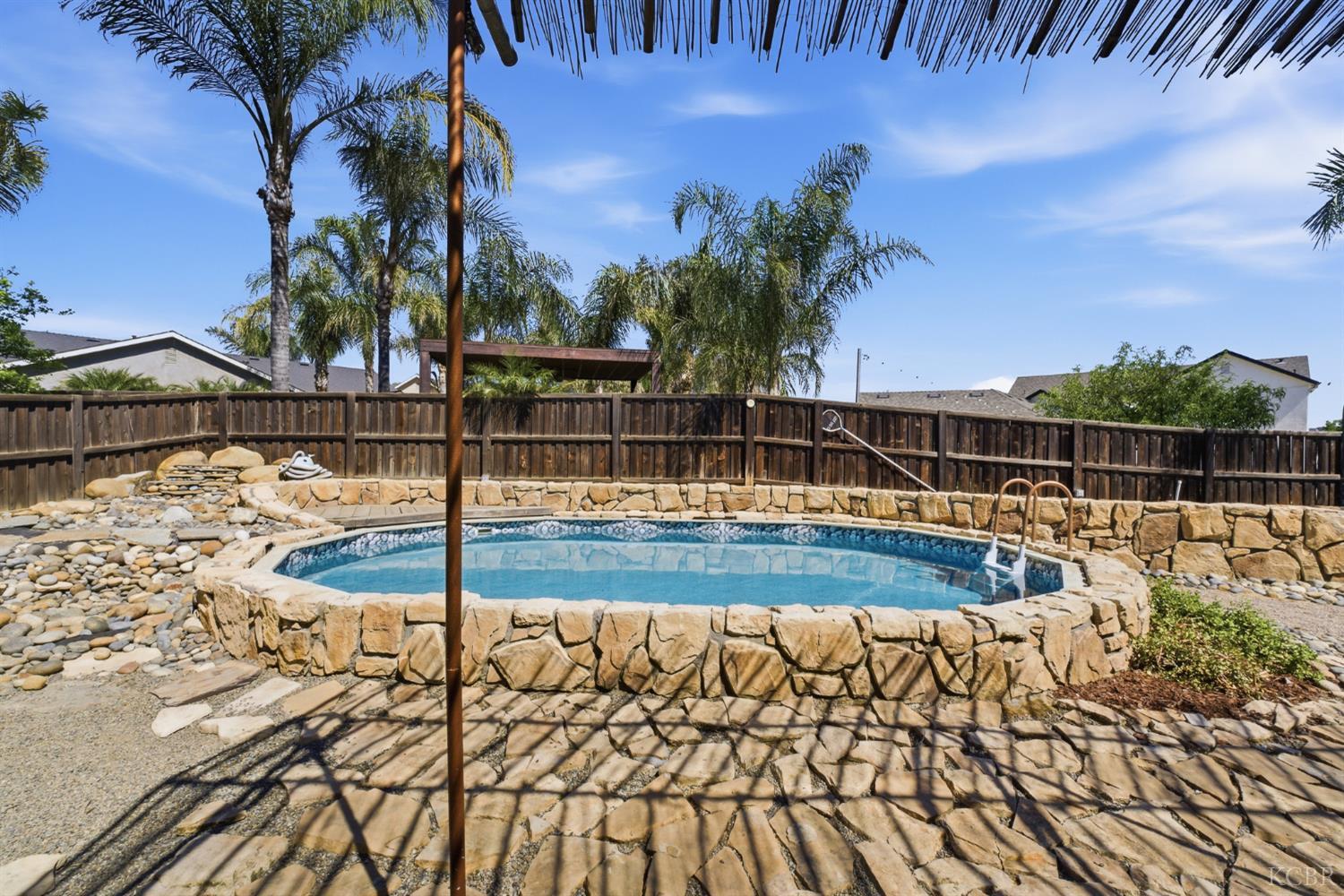 1588 Muscat Pl, Hanford, CA 93230