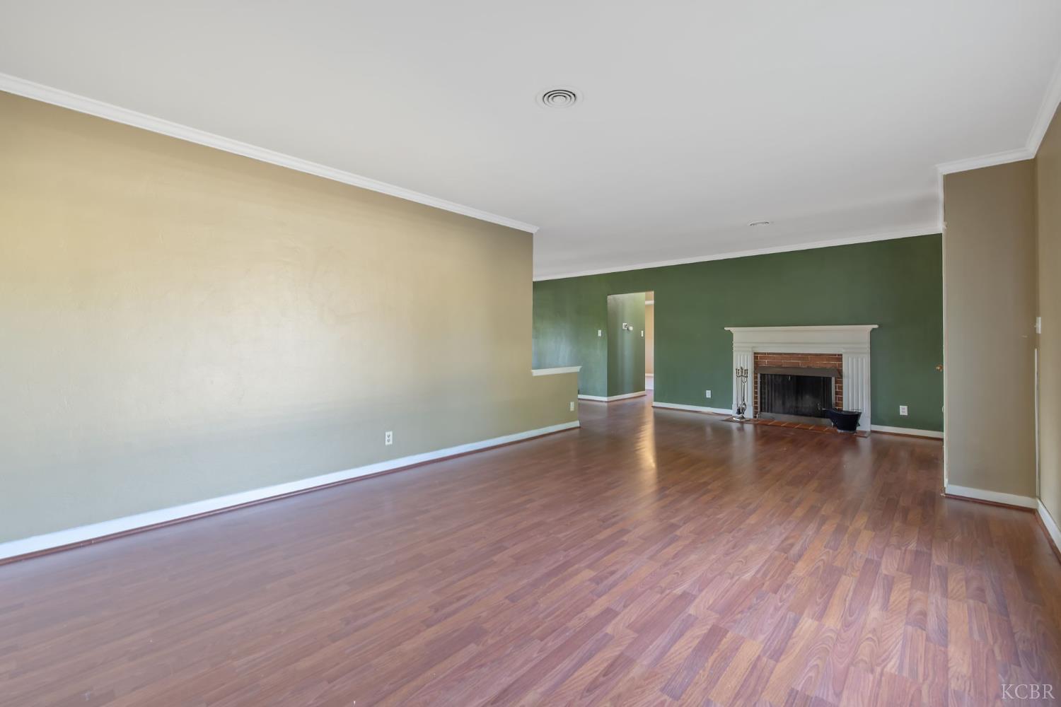 8518 12th Ave, Hanford, CA 93230