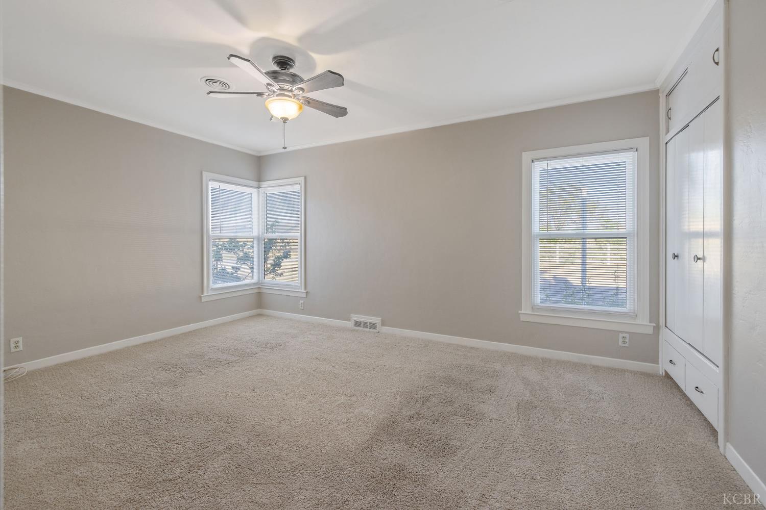 8518 12th Ave, Hanford, CA 93230