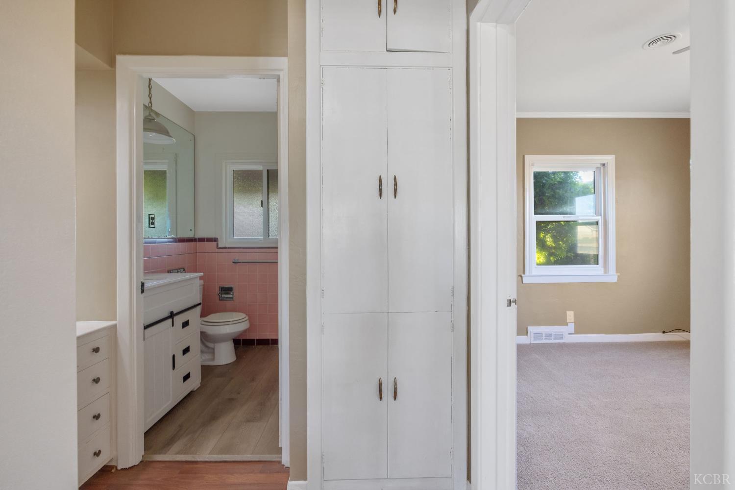 8518 12th Ave, Hanford, CA 93230