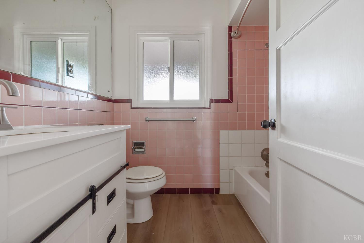 8518 12th Ave, Hanford, CA 93230