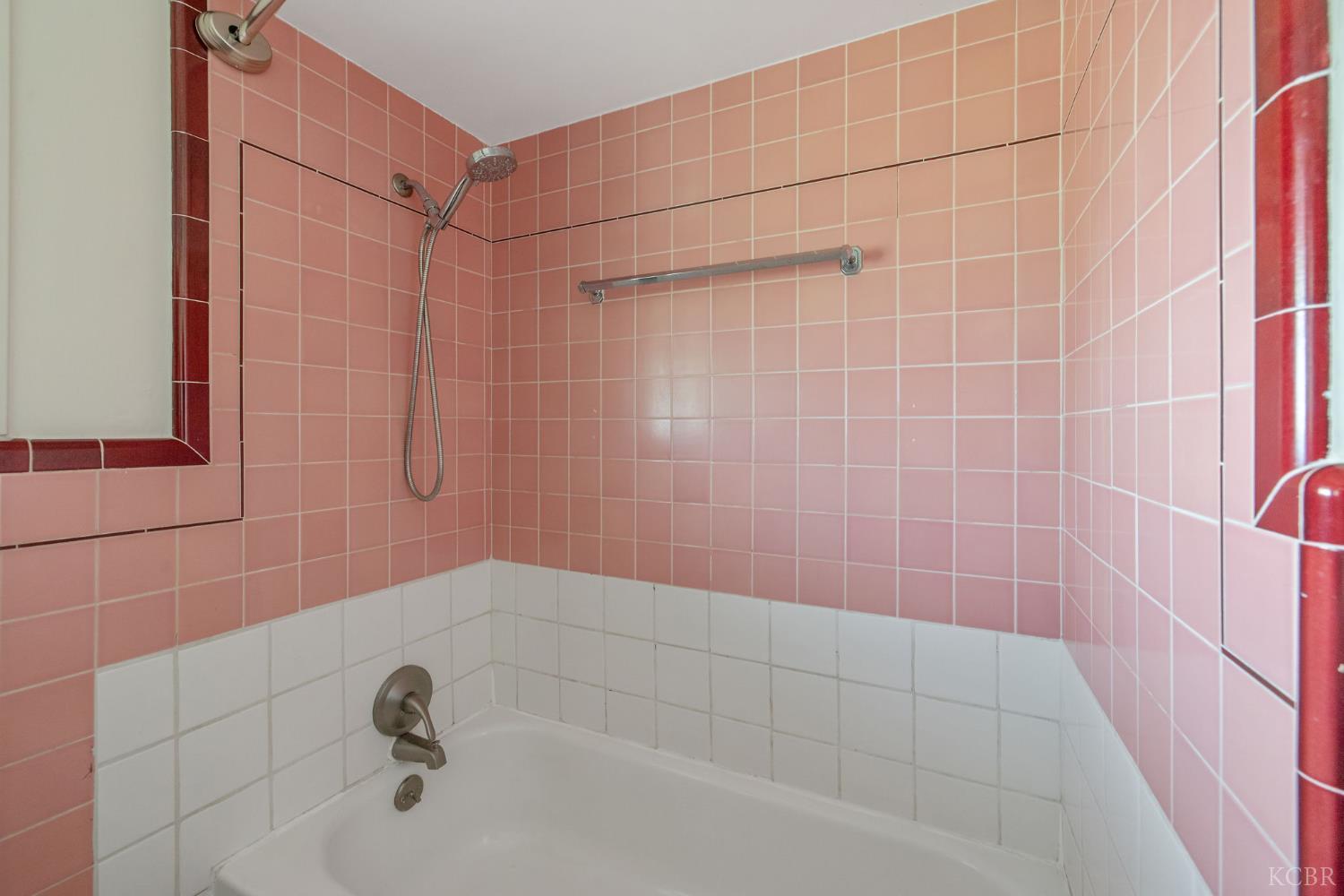 8518 12th Ave, Hanford, CA 93230