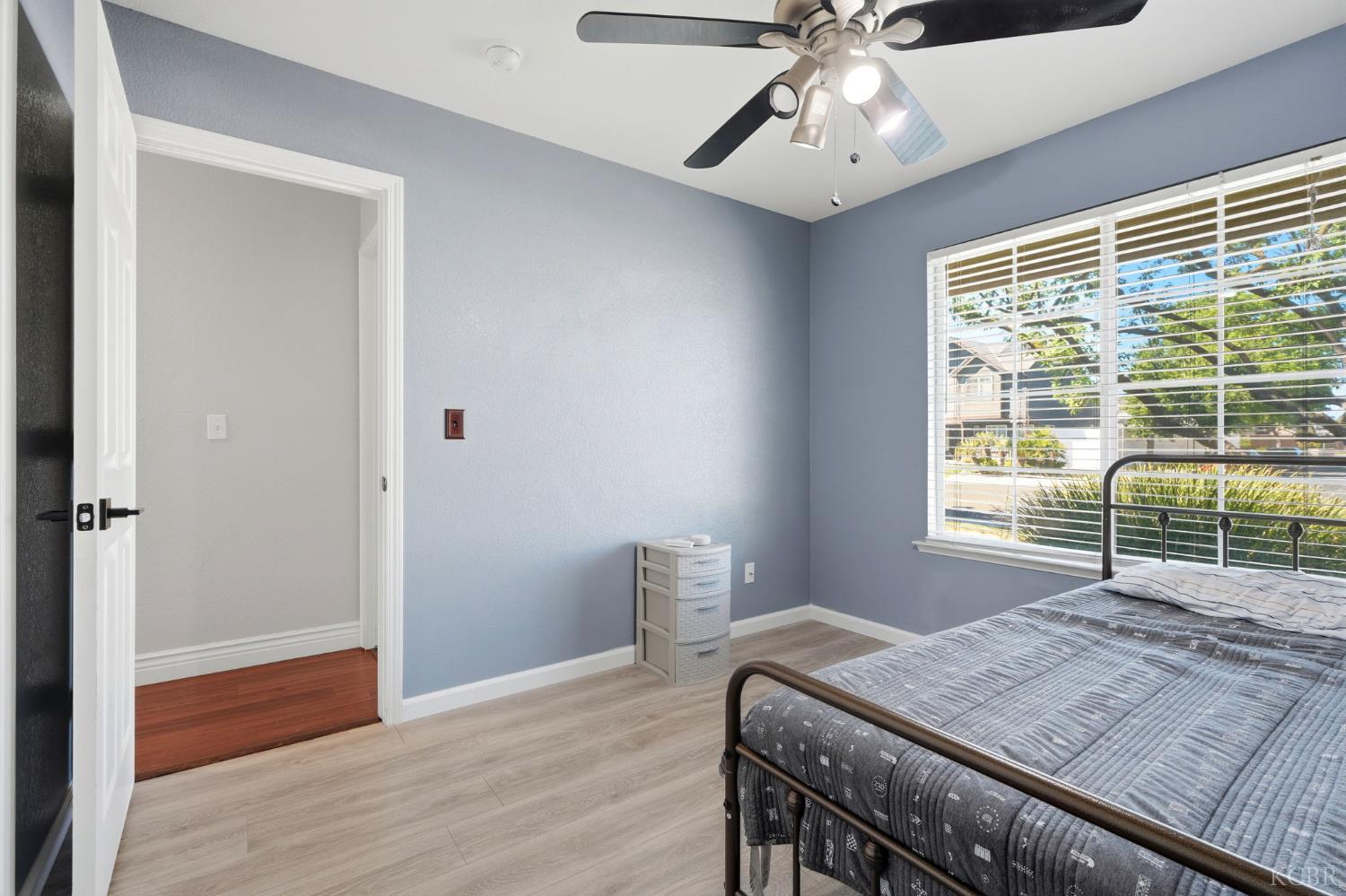 859 W Julia Way, Hanford, CA 93230