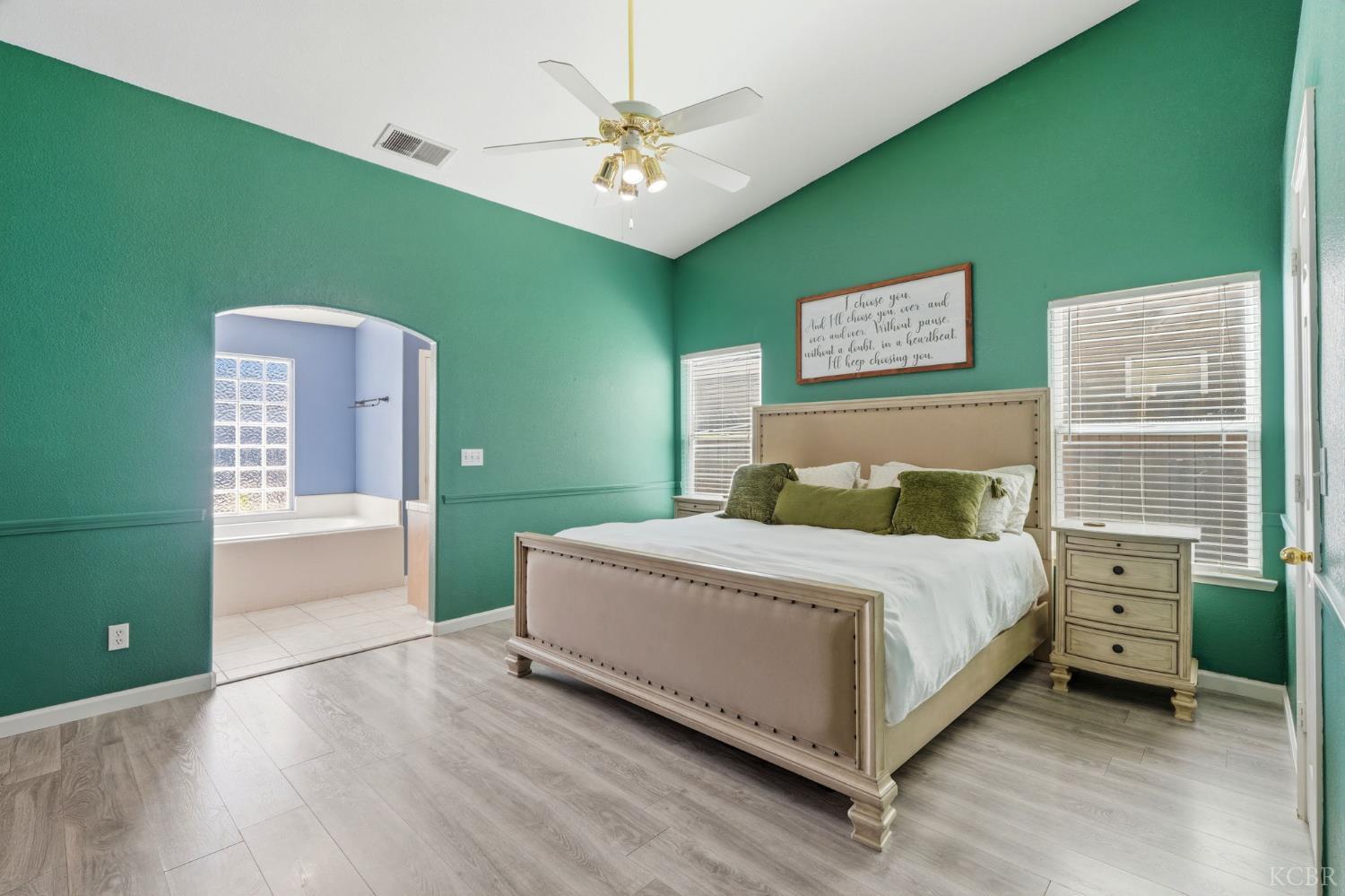 859 W Julia Way, Hanford, CA 93230