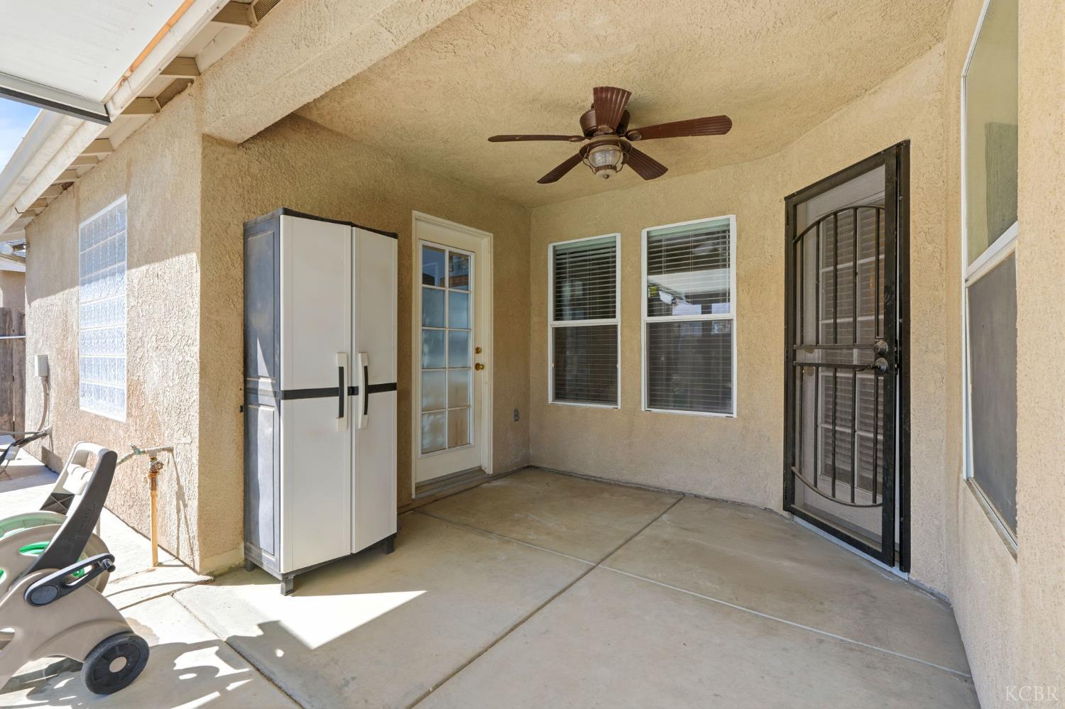 859 W Julia Way, Hanford, CA 93230