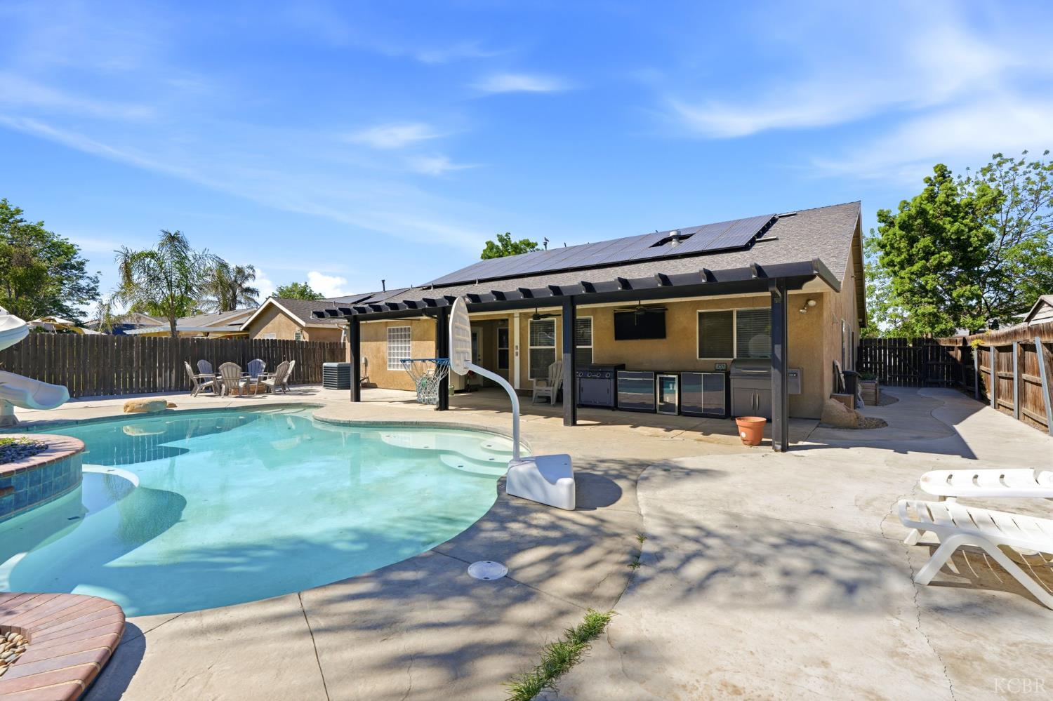 859 W Julia Way, Hanford, CA 93230