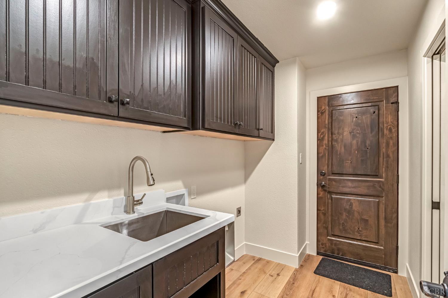 300 W Adrian Way, Hanford, CA 93230