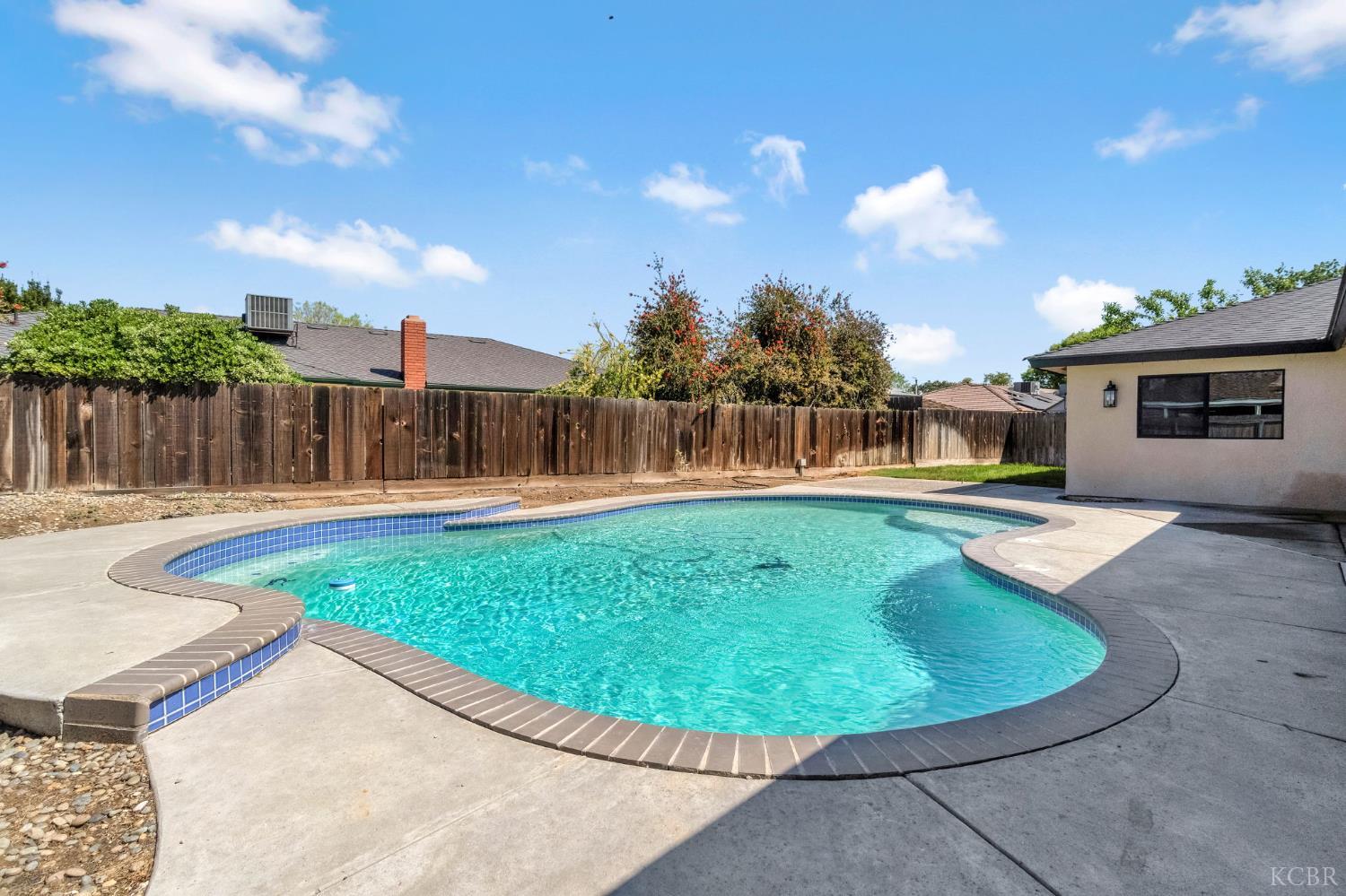 300 W Adrian Way, Hanford, CA 93230