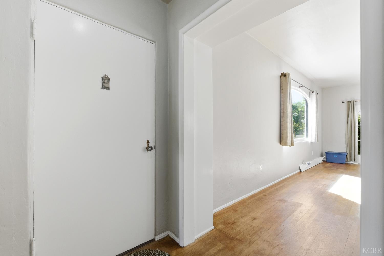 1512 Kaweah St, Hanford, CA 93230