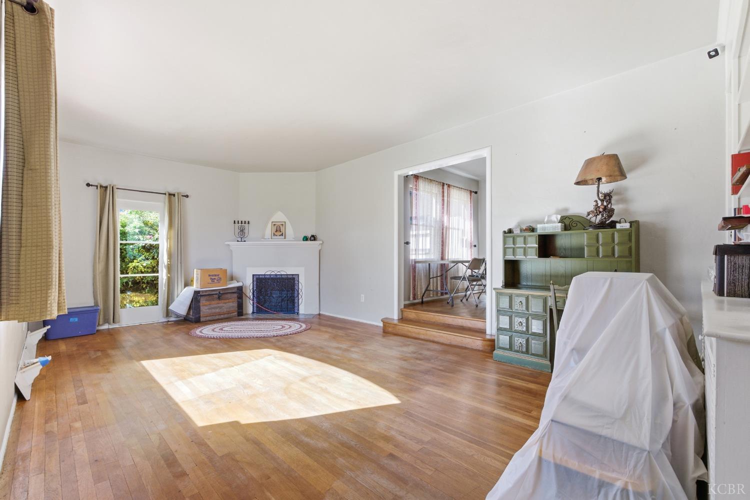 1512 Kaweah St, Hanford, CA 93230