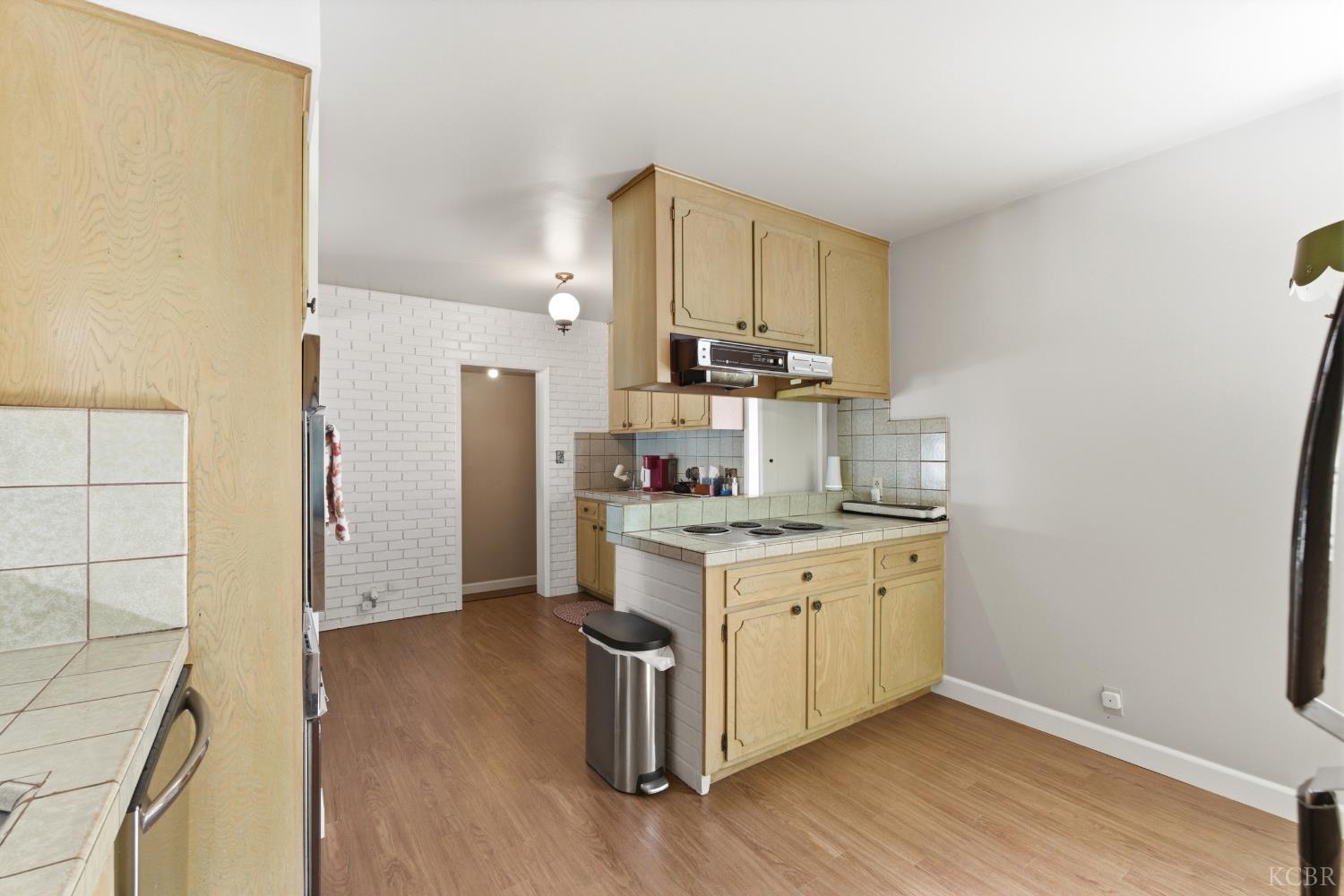 1512 Kaweah St, Hanford, CA 93230