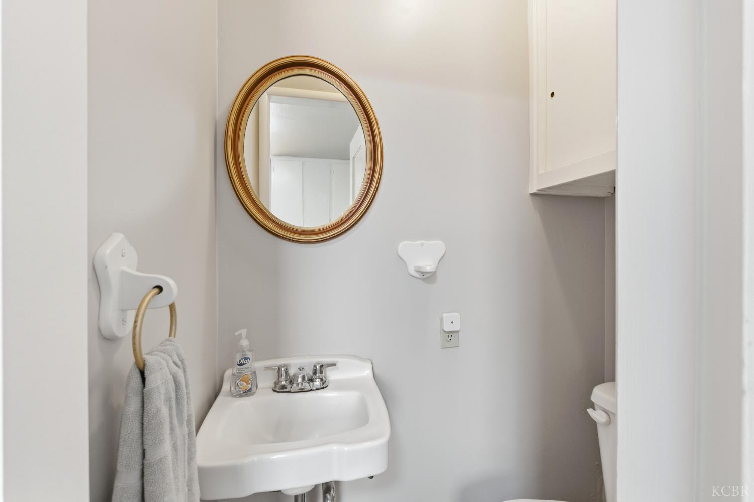 1512 Kaweah St, Hanford, CA 93230