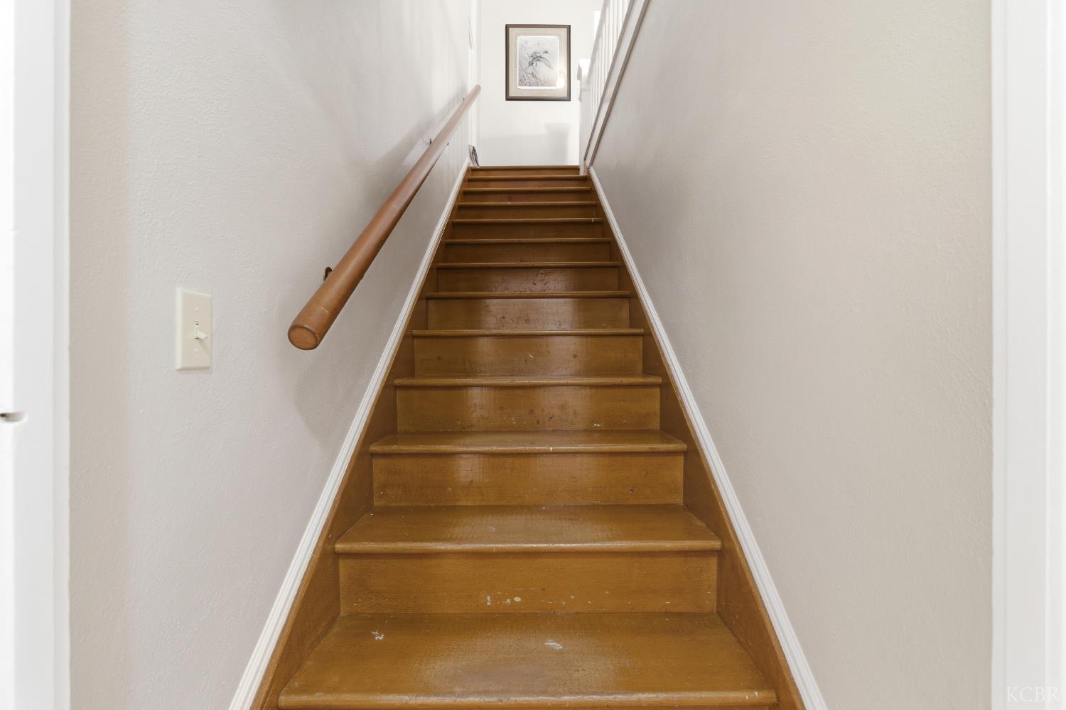 1512 Kaweah St, Hanford, CA 93230