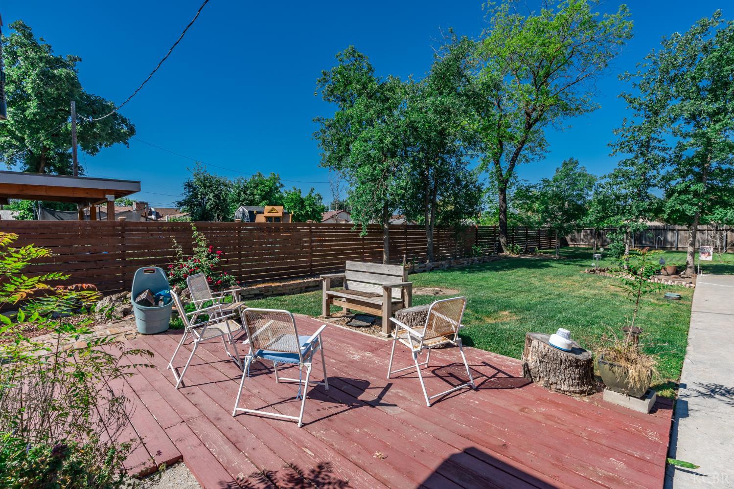 1512 Kaweah St, Hanford, CA 93230