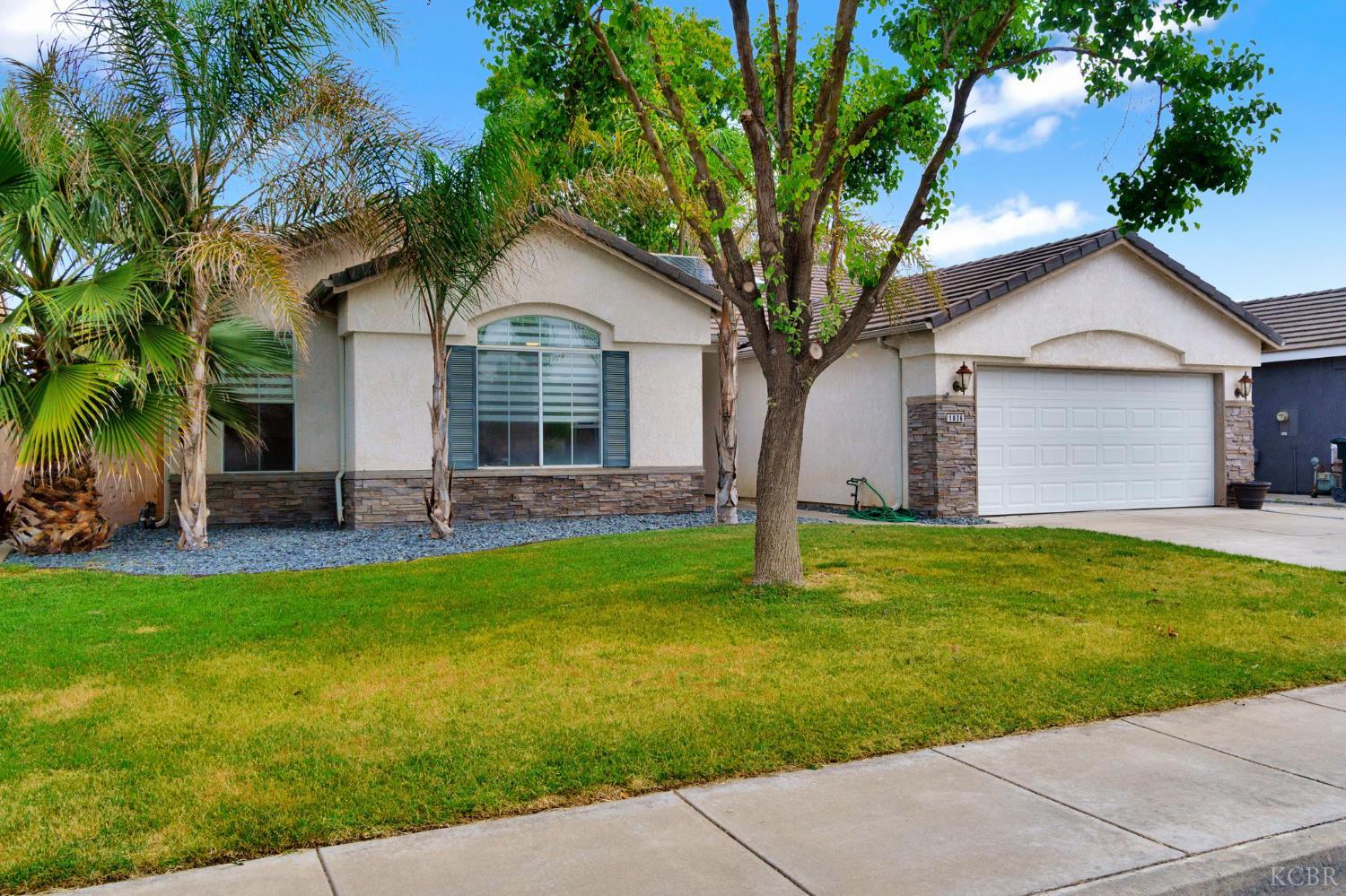 1036 W Northstar Dr, Hanford, CA 93230