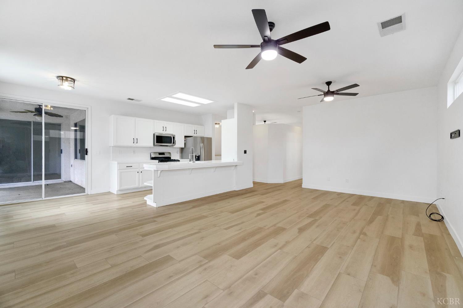 1036 W Northstar Dr, Hanford, CA 93230