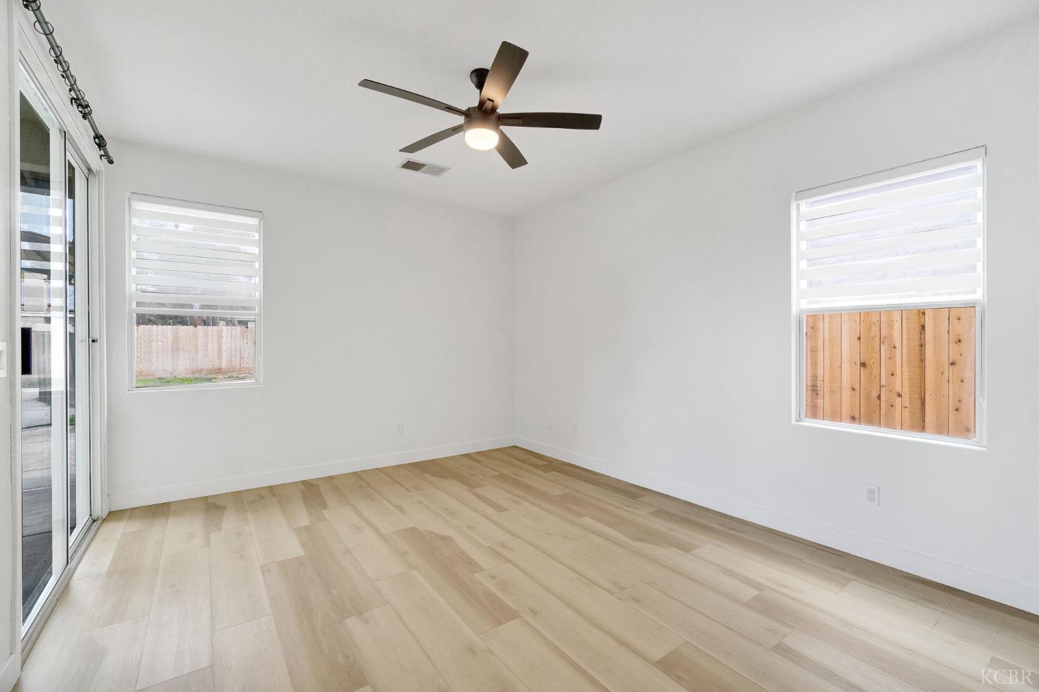 1036 W Northstar Dr, Hanford, CA 93230