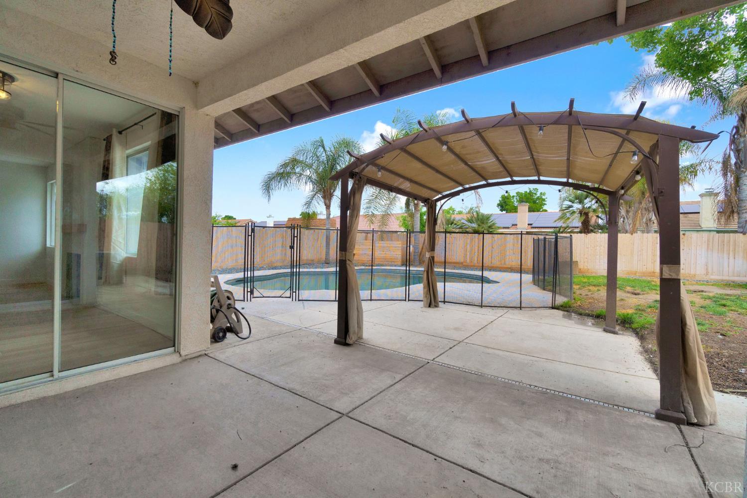 1036 W Northstar Dr, Hanford, CA 93230