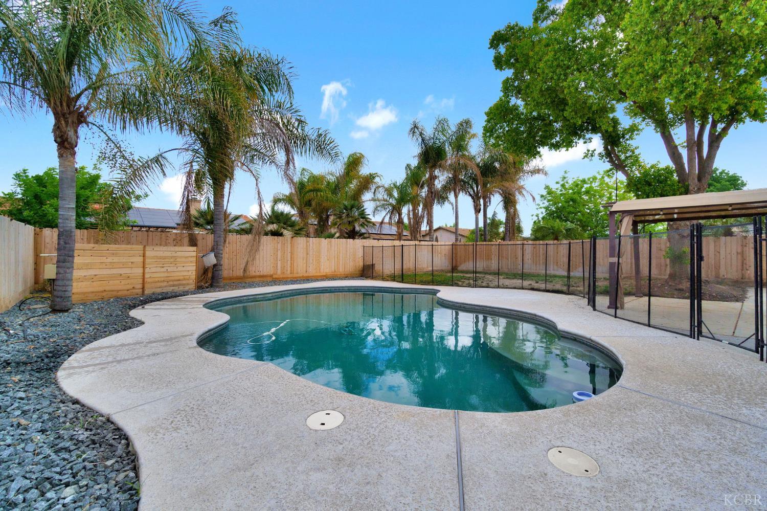 1036 W Northstar Dr, Hanford, CA 93230