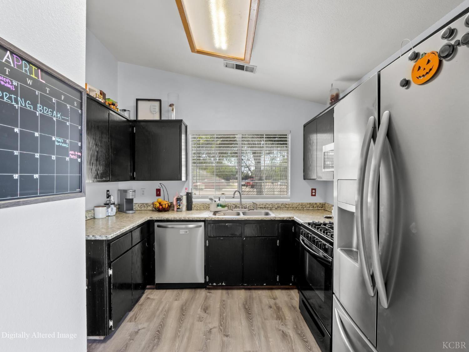 1035 1035 Olive Court, Hanford, CA 93230