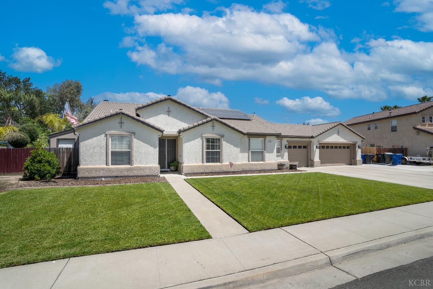 398 Millbrook St, Hanford, CA 93230