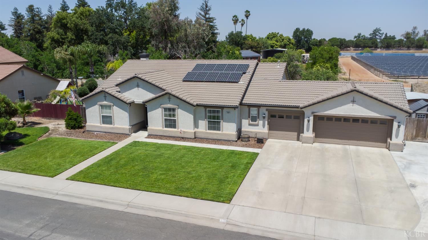 398 Millbrook St, Hanford, CA 93230