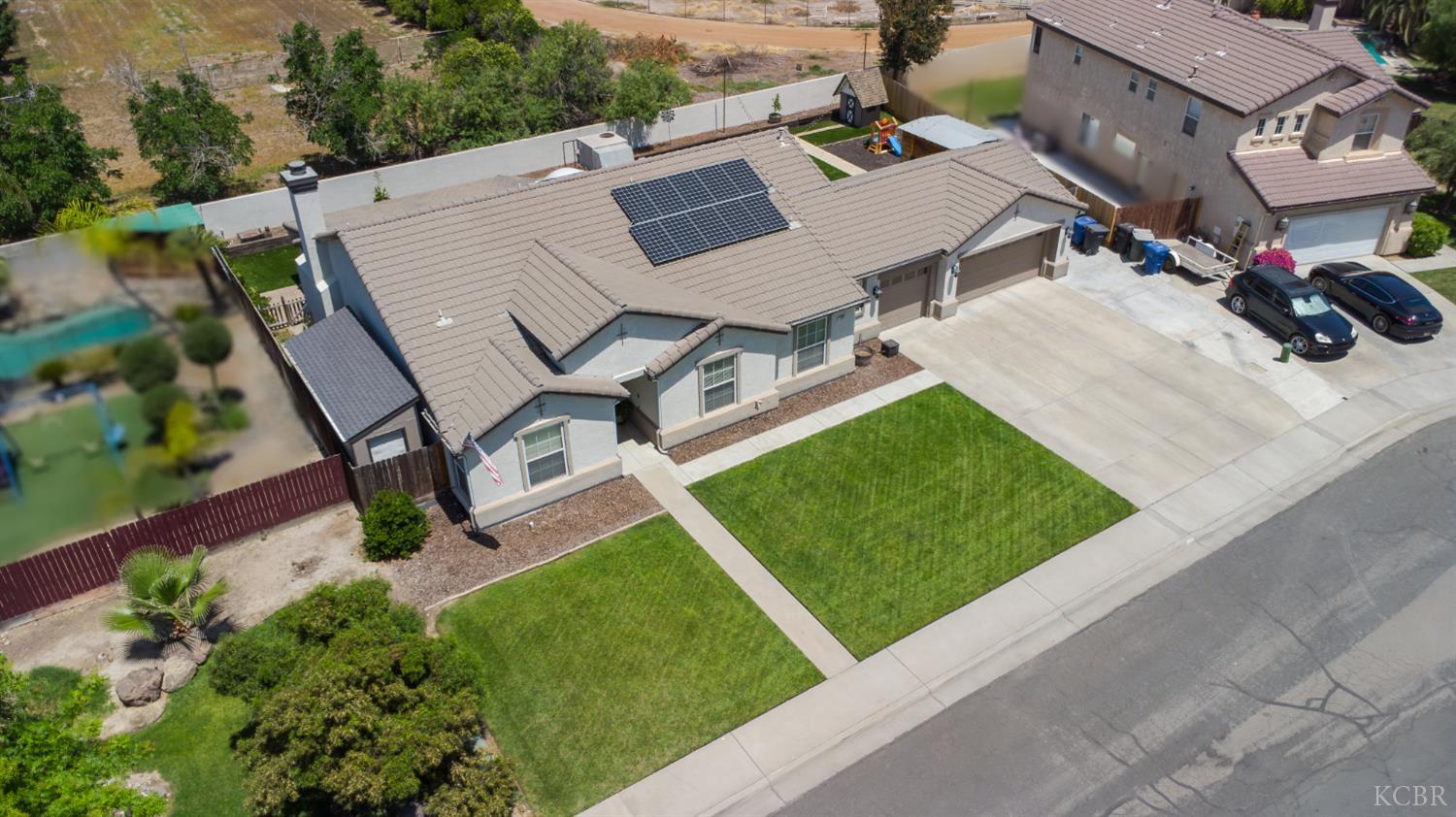 398 Millbrook St, Hanford, CA 93230