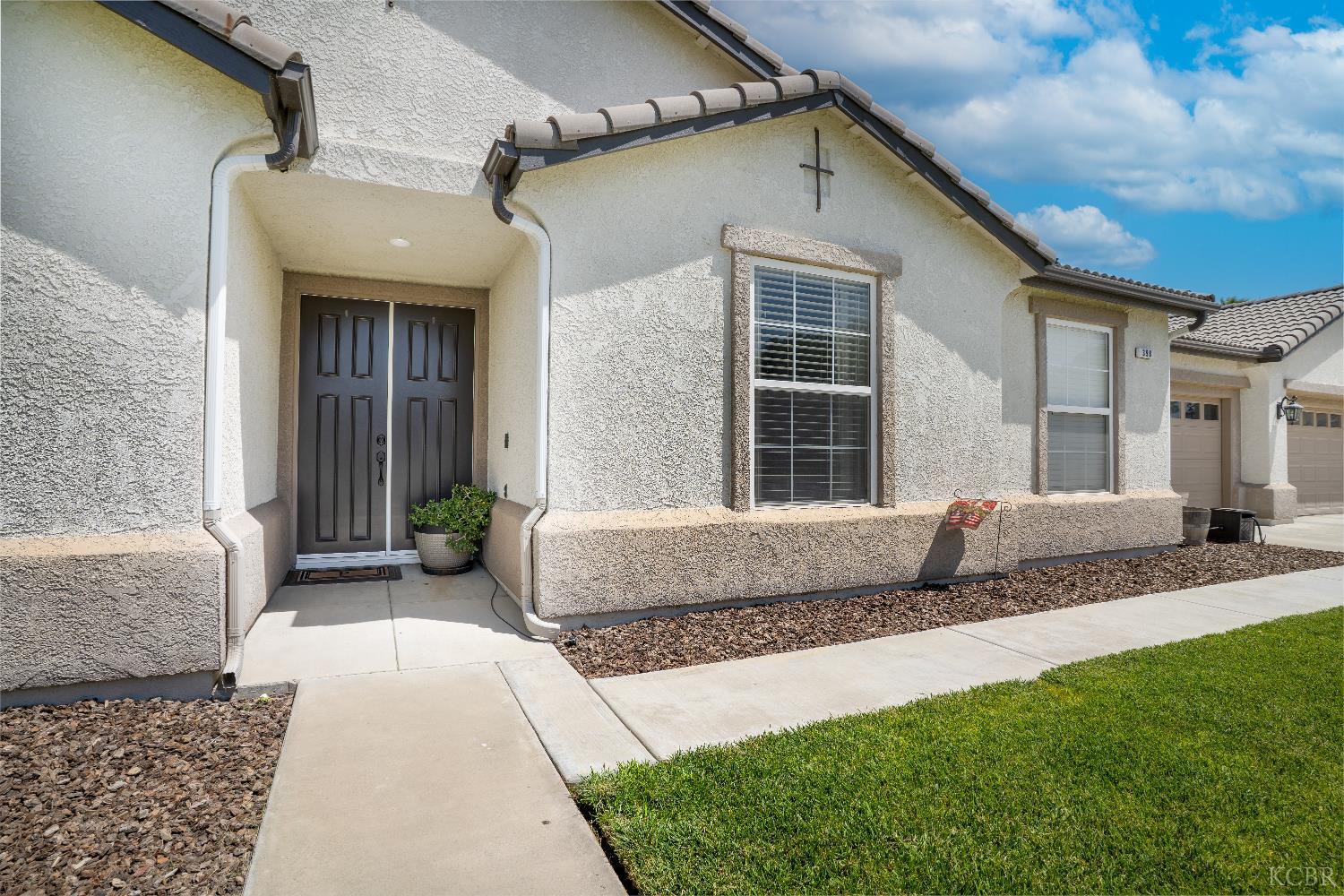 398 Millbrook St, Hanford, CA 93230